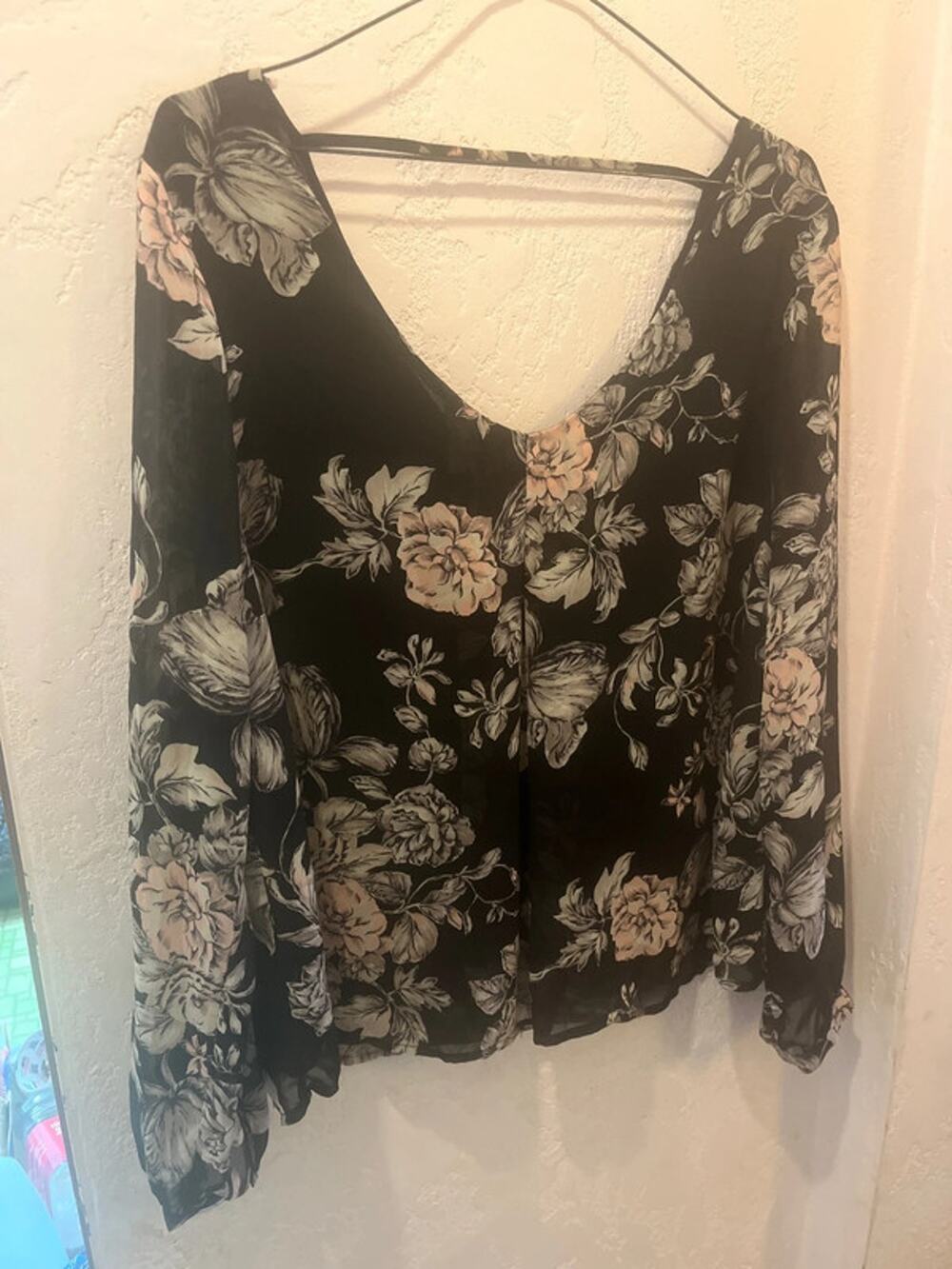 Forever 21 MED elegant blouse floral